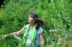 Umweltministerin Hfken im Duftpfad des Naturschaugartens
